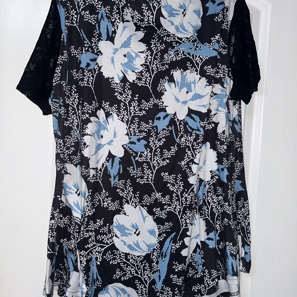 Chic Black and Blue Floral Women's Blouse - Picture 1 of 4